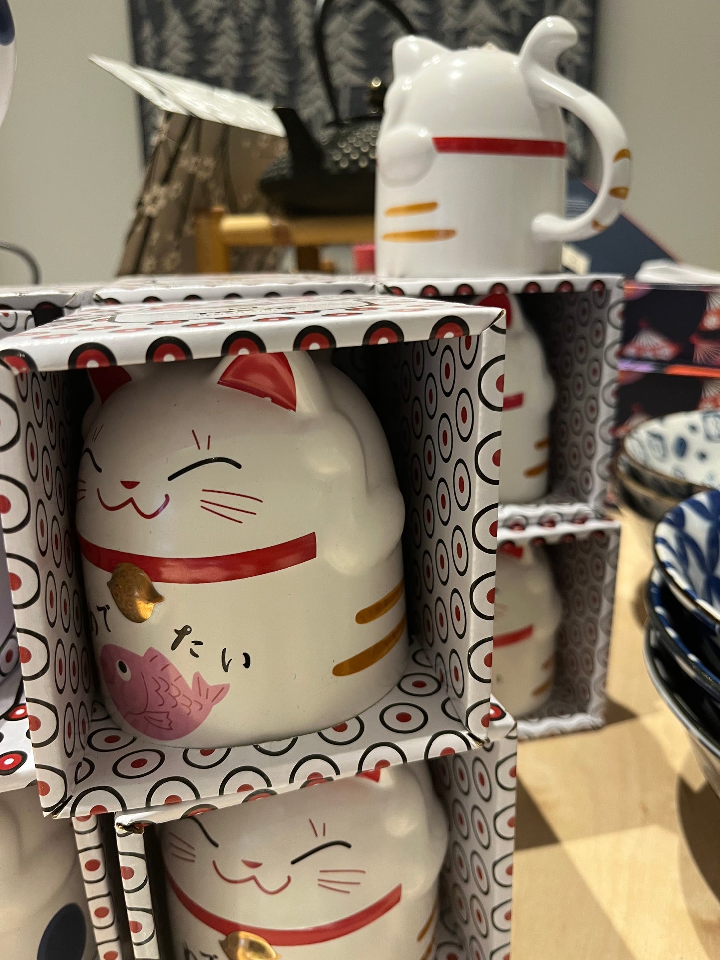 Tekopp Lucky cat rosa fisk
