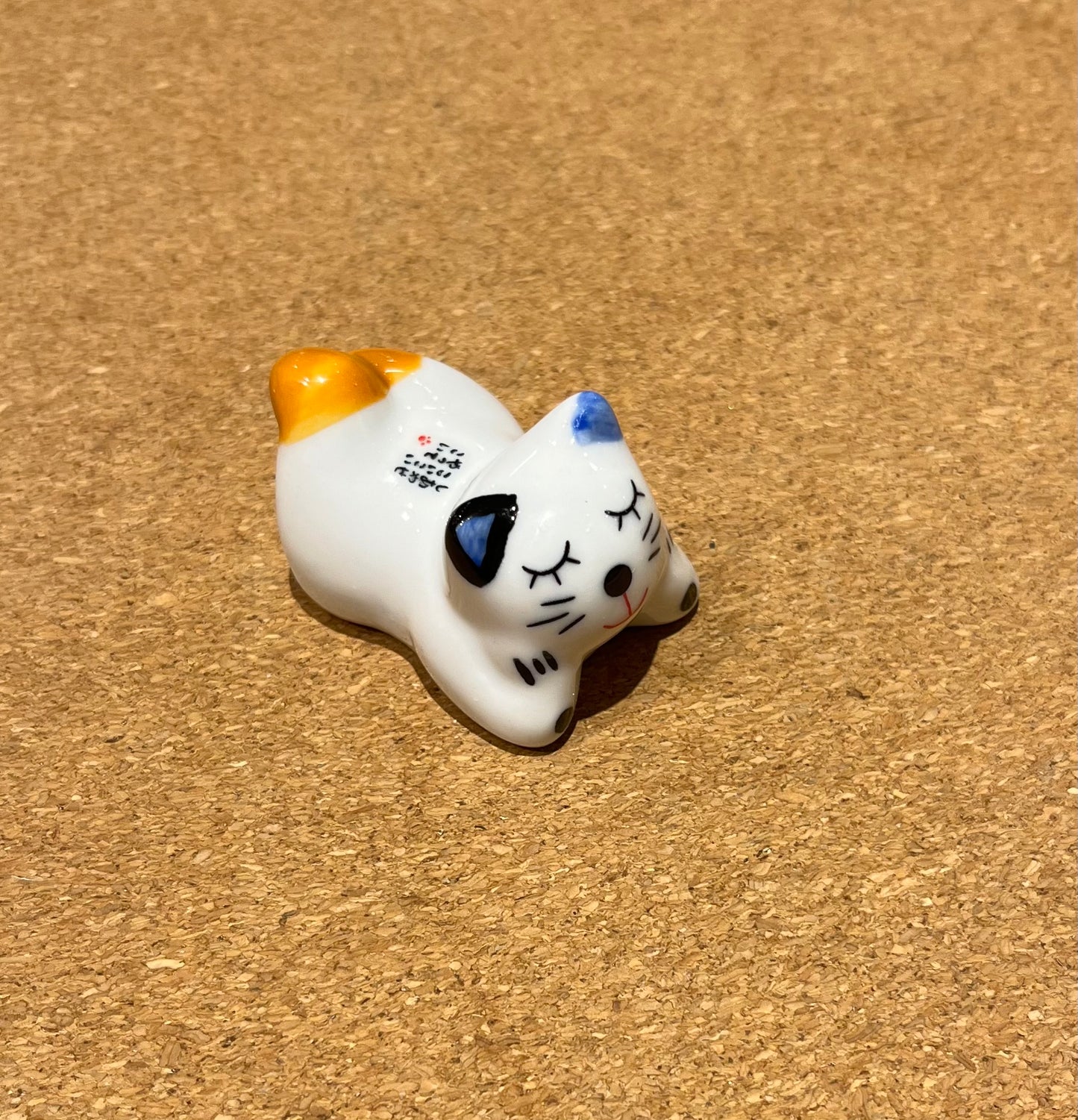 Chopstick rest, katt på mage